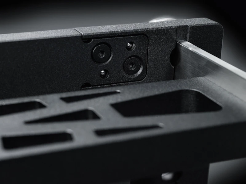 Close-up of the KEO beam, side support arm and connection to the upright frame